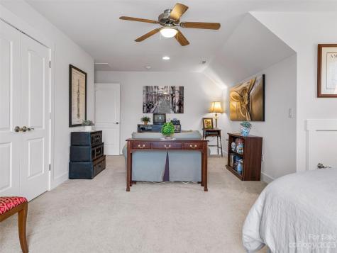 40 Village Pointe Lane Asheville NC 28803