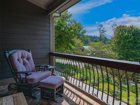 40 Village Pointe Lane Asheville NC 28803