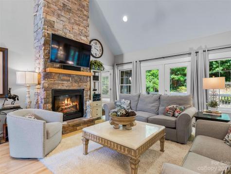 40 Village Pointe Lane Asheville NC 28803