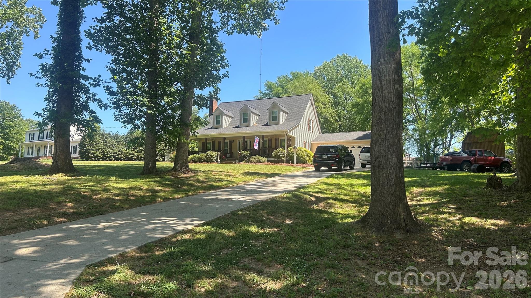 2402 Elmwood Circle Dallas NC 28034