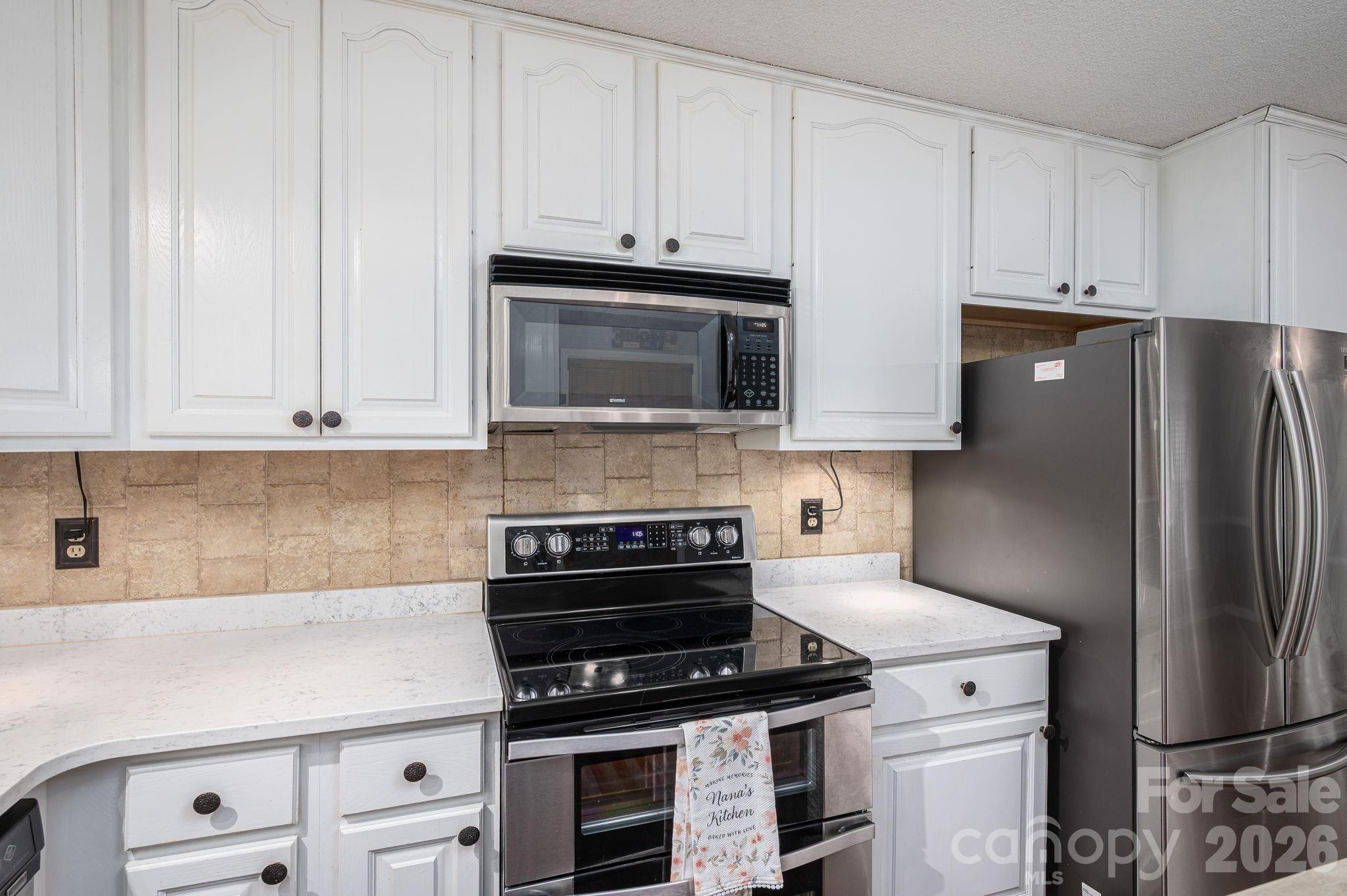 2402 Elmwood Circle Dallas NC 28034