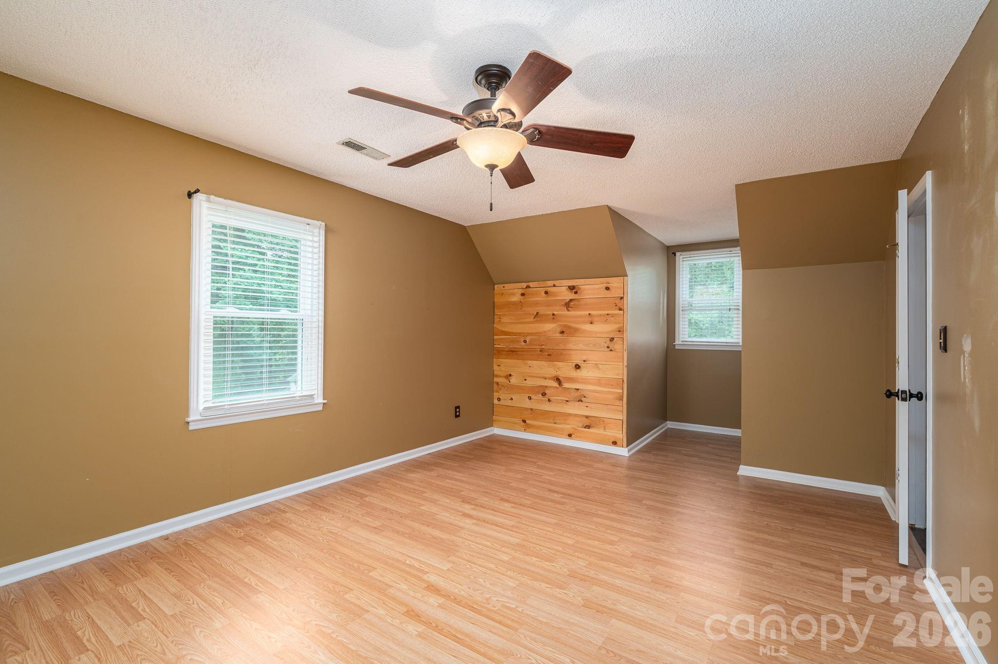 2402 Elmwood Circle Dallas NC 28034
