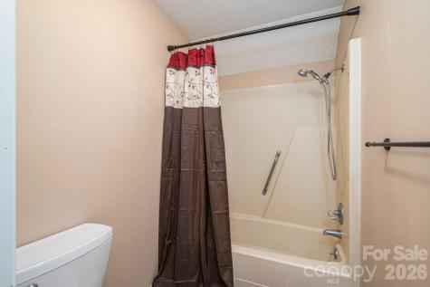 2402 Elmwood Circle Dallas NC 28034