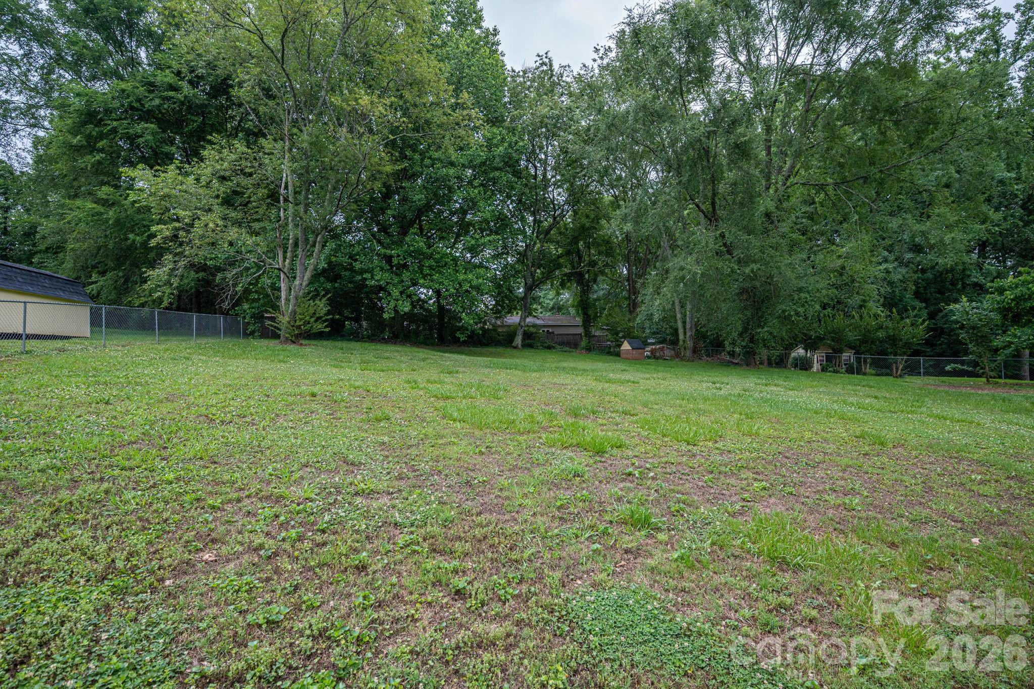2402 Elmwood Circle Dallas NC 28034