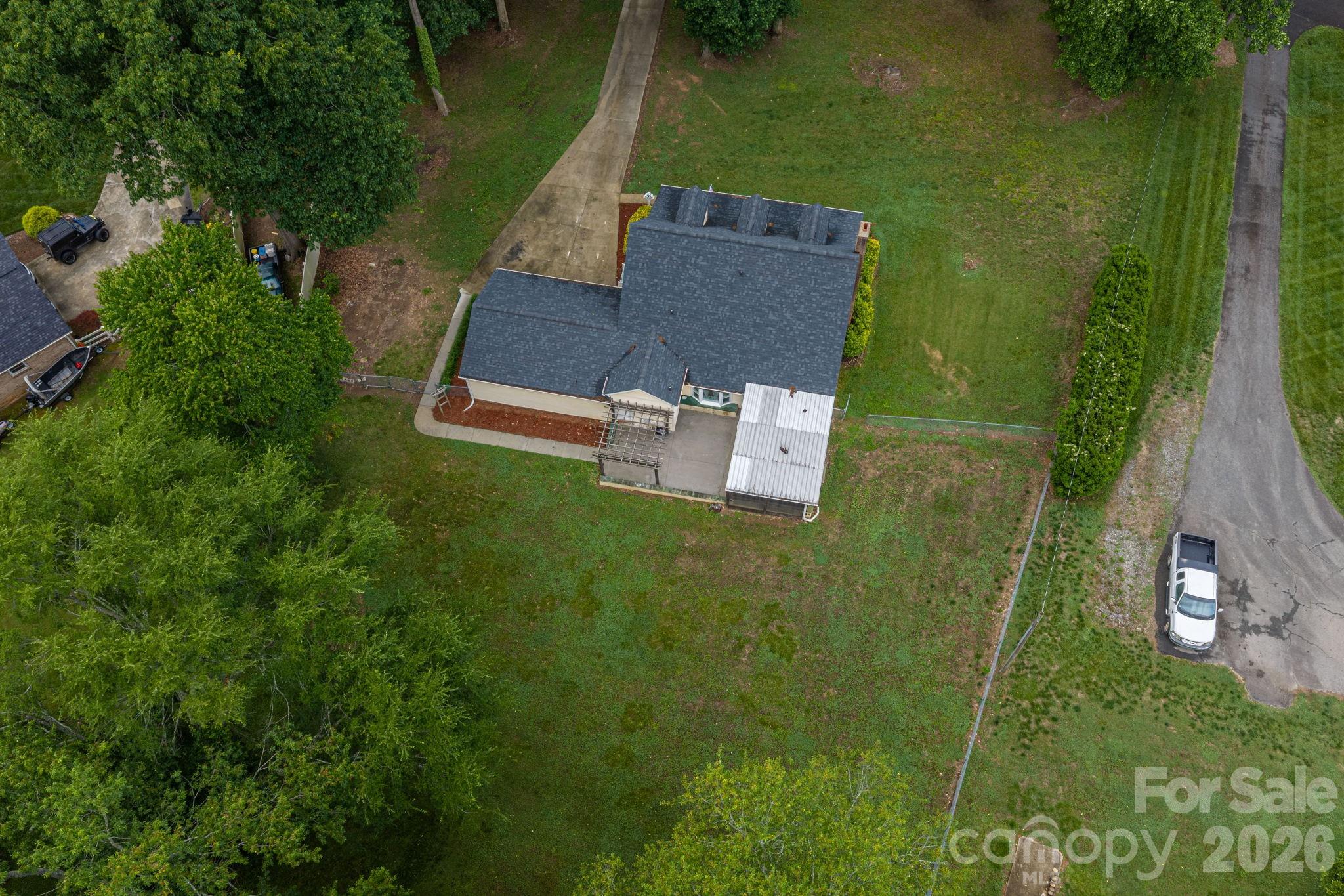 2402 Elmwood Circle Dallas NC 28034