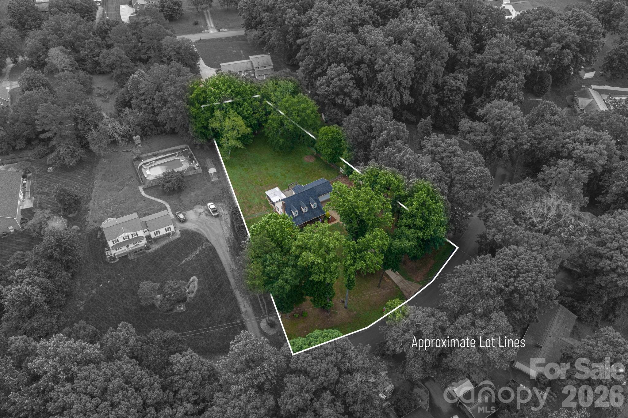 2402 Elmwood Circle Dallas NC 28034