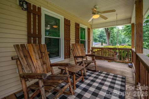 2402 Elmwood Circle Dallas NC 28034