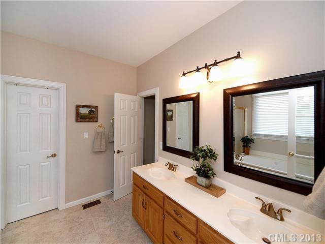 12434 Tolland Lane Charlotte NC 28277