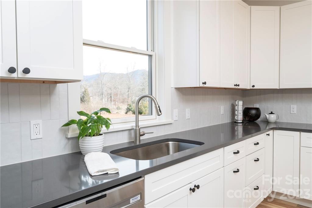 81 Elk Mountain Scenic Highway Asheville NC 28804