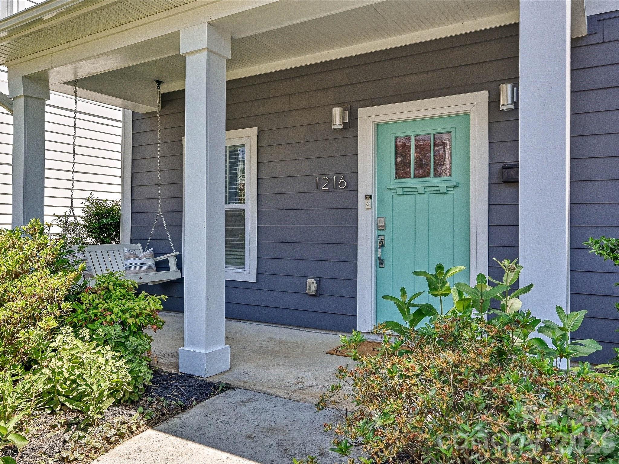 1216 Lomax Avenue Charlotte NC 28211
