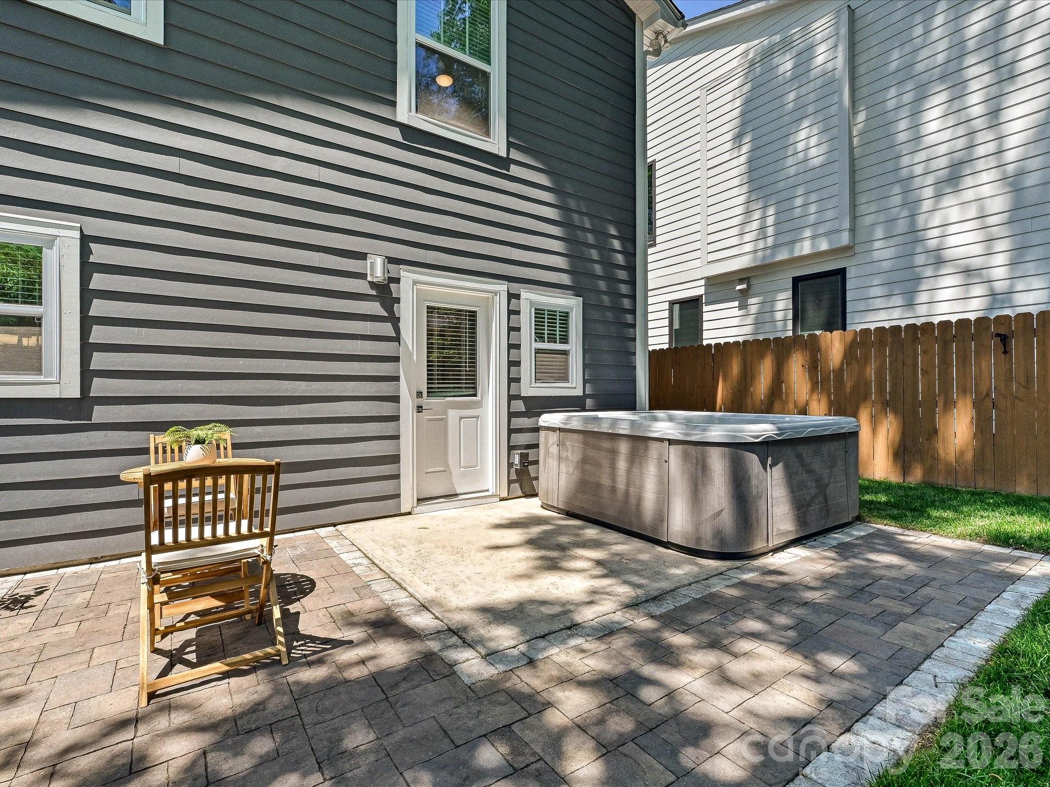 1216 Lomax Avenue Charlotte NC 28211