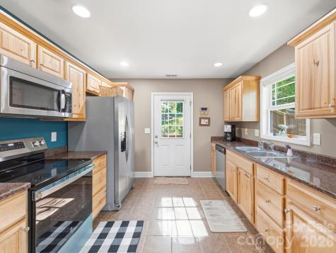 24 Hilldale Road Asheville NC 28803