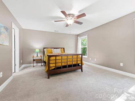 24 Hilldale Road Asheville NC 28803