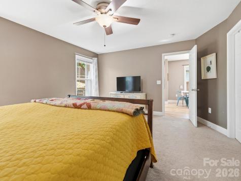 24 Hilldale Road Asheville NC 28803