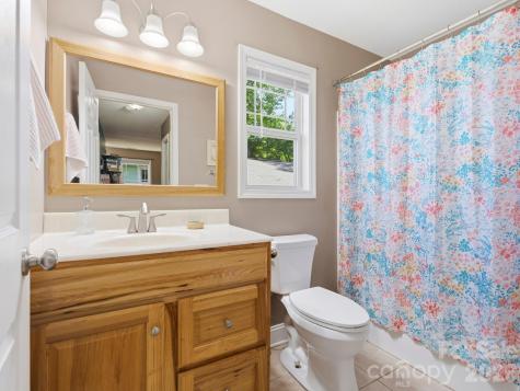 24 Hilldale Road Asheville NC 28803