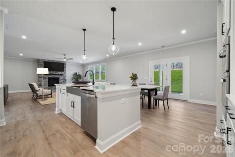 111 Coronado Avenue Matthews NC 28104