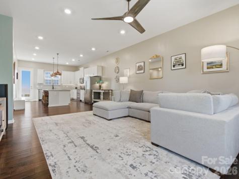 9812 Ainslie Downs Street Charlotte NC 28273