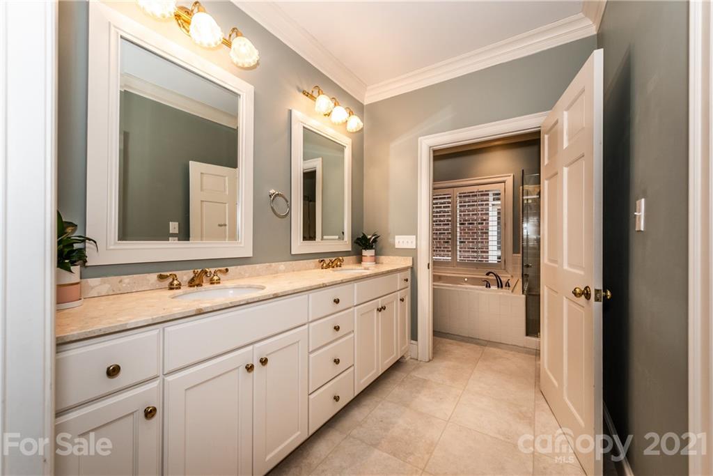 2417 Calais Place Charlotte NC 28211