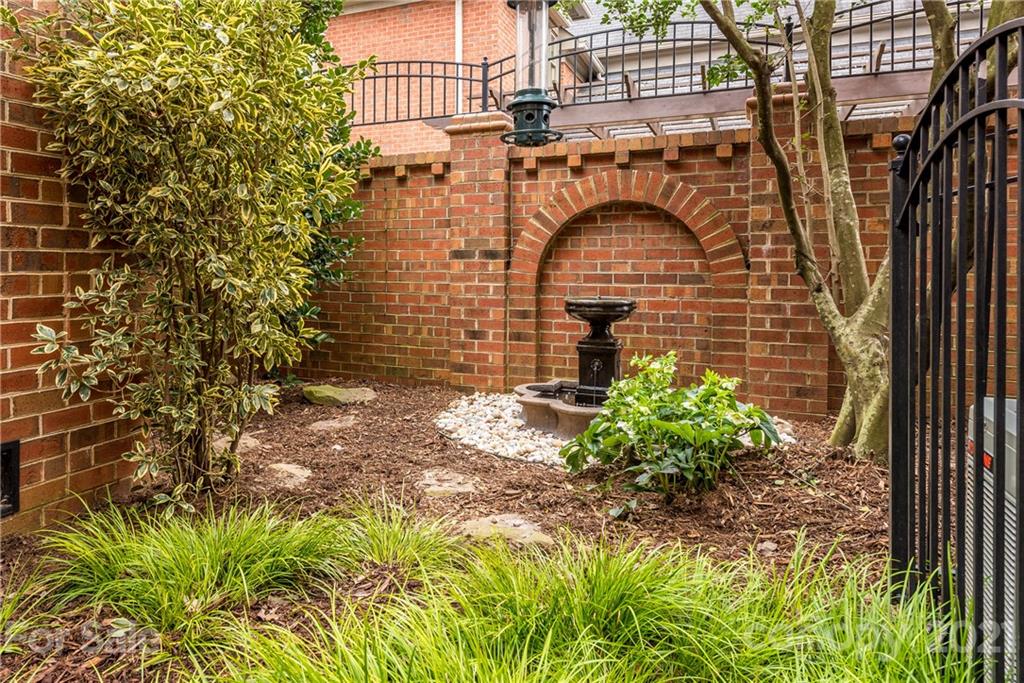 2417 Calais Place Charlotte NC 28211