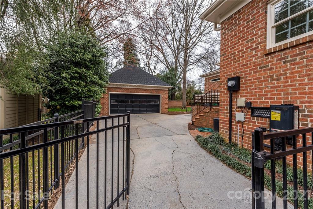 2417 Calais Place Charlotte NC 28211