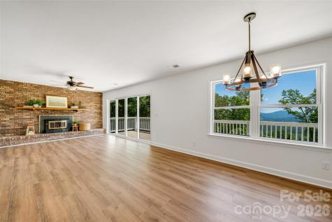 69 Milburn Lane Hendersonville NC 28792