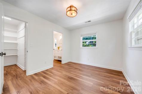 69 Milburn Lane Hendersonville NC 28792