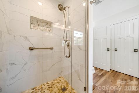 69 Milburn Lane Hendersonville NC 28792
