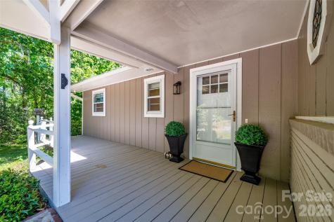 69 Milburn Lane Hendersonville NC 28792