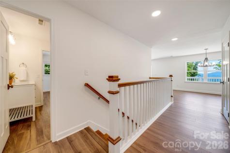 69 Milburn Lane Hendersonville NC 28792