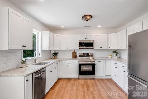69 Milburn Lane Hendersonville NC 28792
