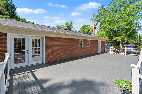 738 Edgemoor Drive Mooresville NC 28115