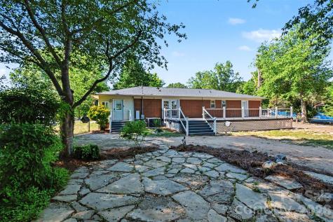 738 Edgemoor Drive Mooresville NC 28115