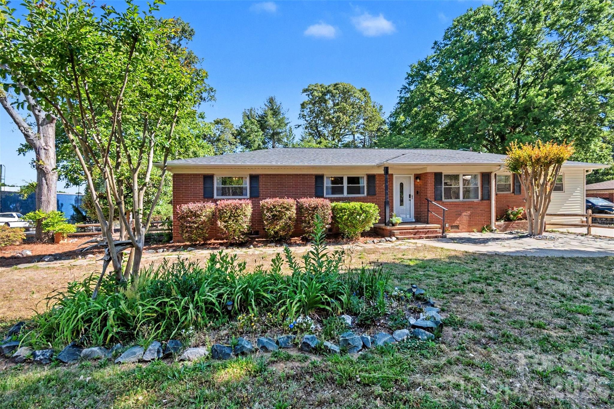 738 Edgemoor Drive Mooresville NC 28115