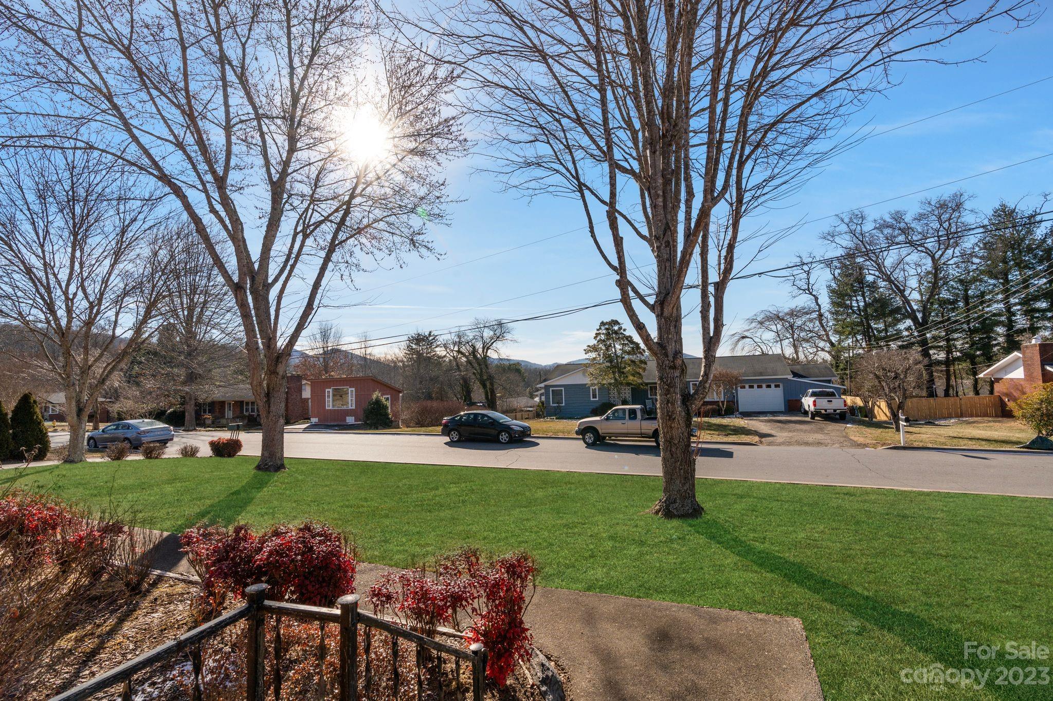5 Meadowlark Road Asheville NC 28805