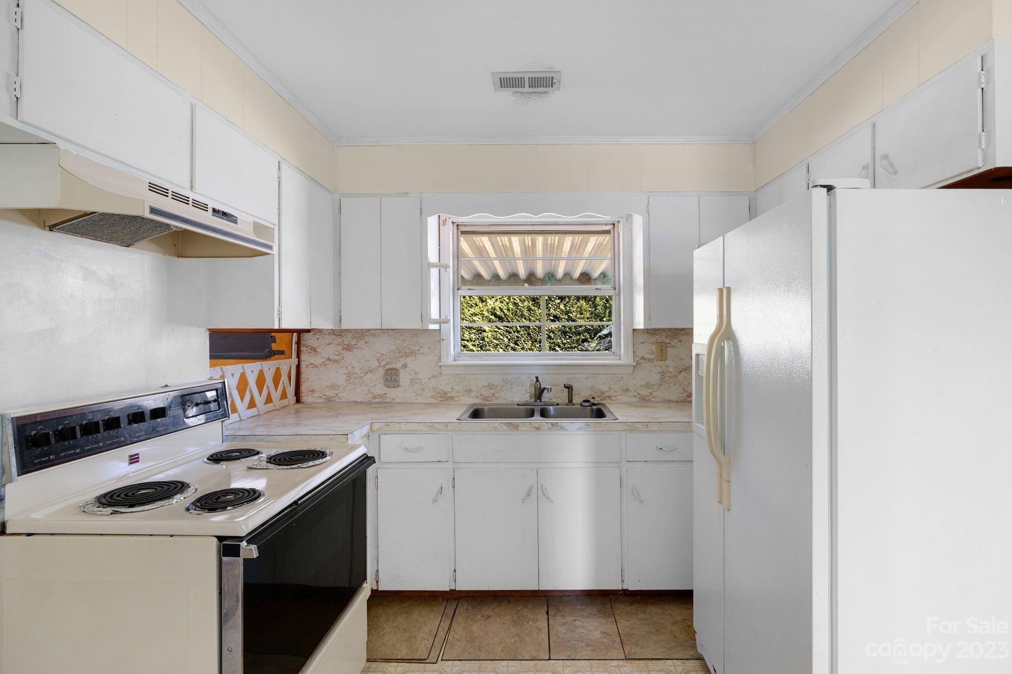 5 Meadowlark Road Asheville NC 28805