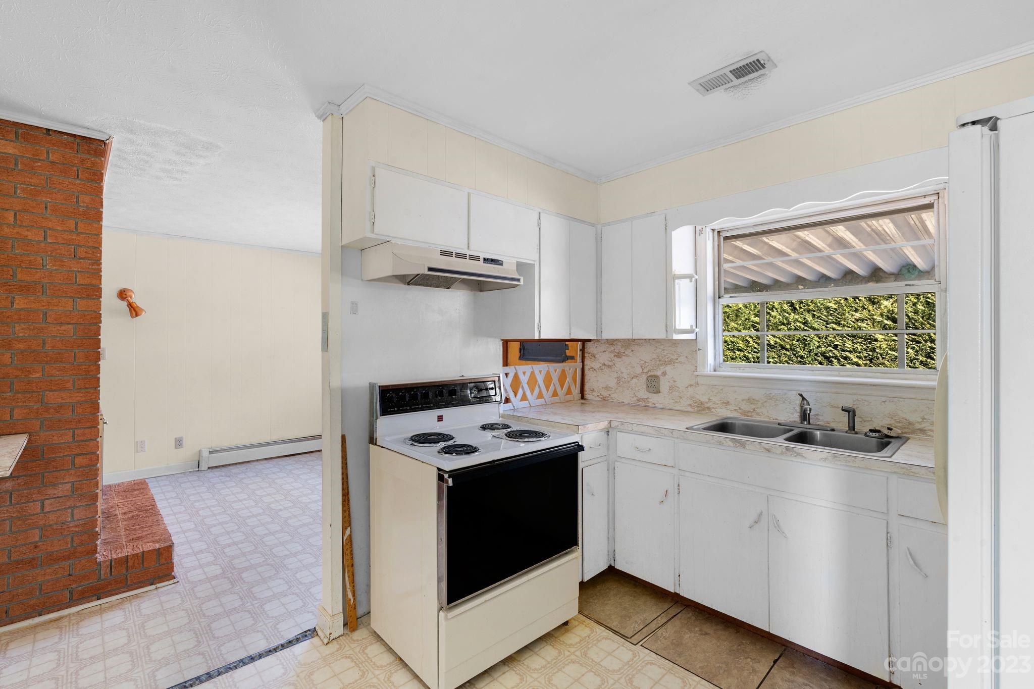 5 Meadowlark Road Asheville NC 28805
