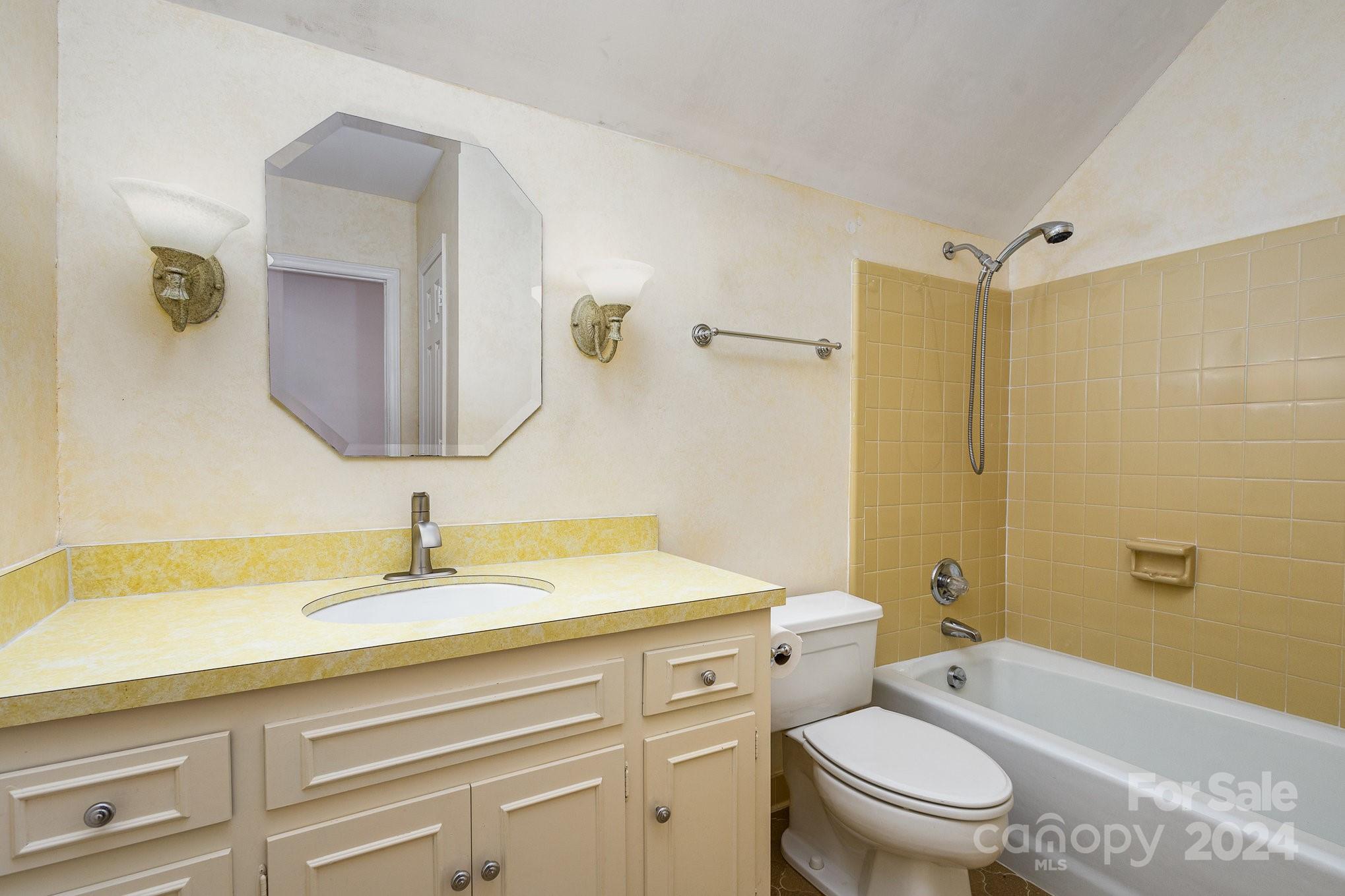4711 Mcalpine Farm Road Charlotte NC 28226