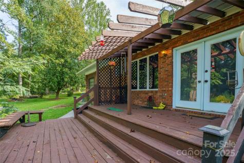 335 Lake Circle Drive Hendersonville NC 28792