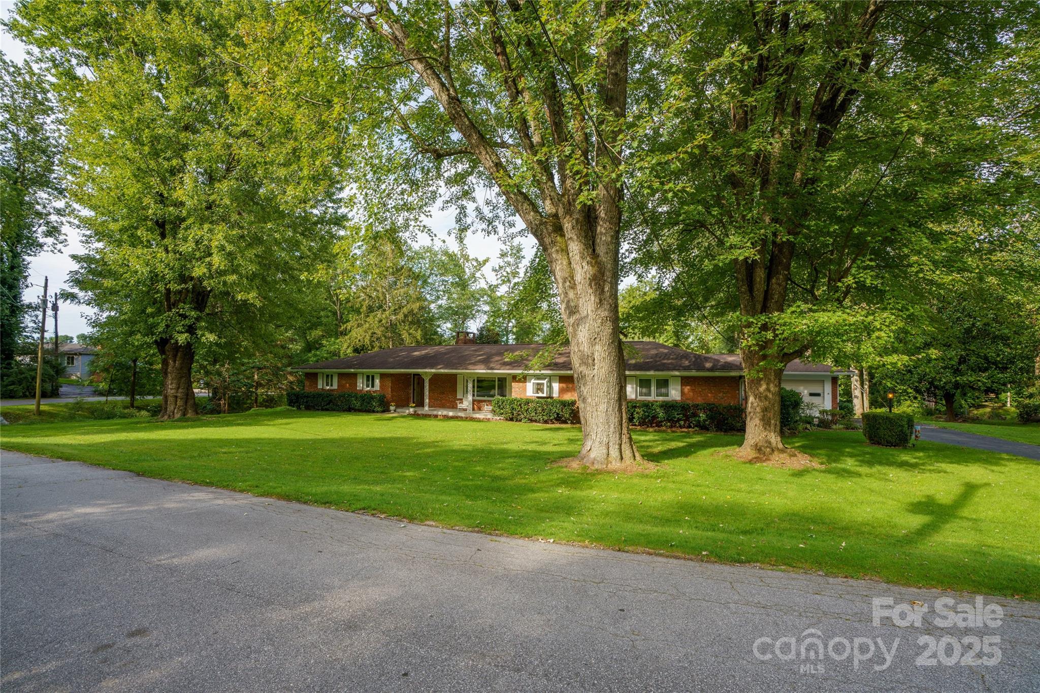 335 Lake Circle Drive Hendersonville NC 28792