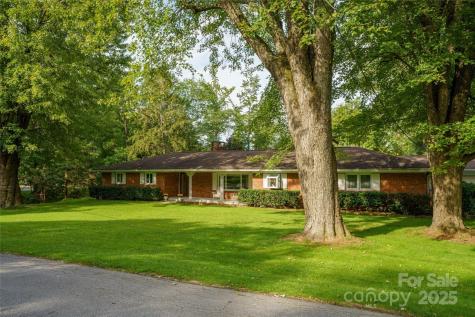 335 Lake Circle Drive Hendersonville NC 28792