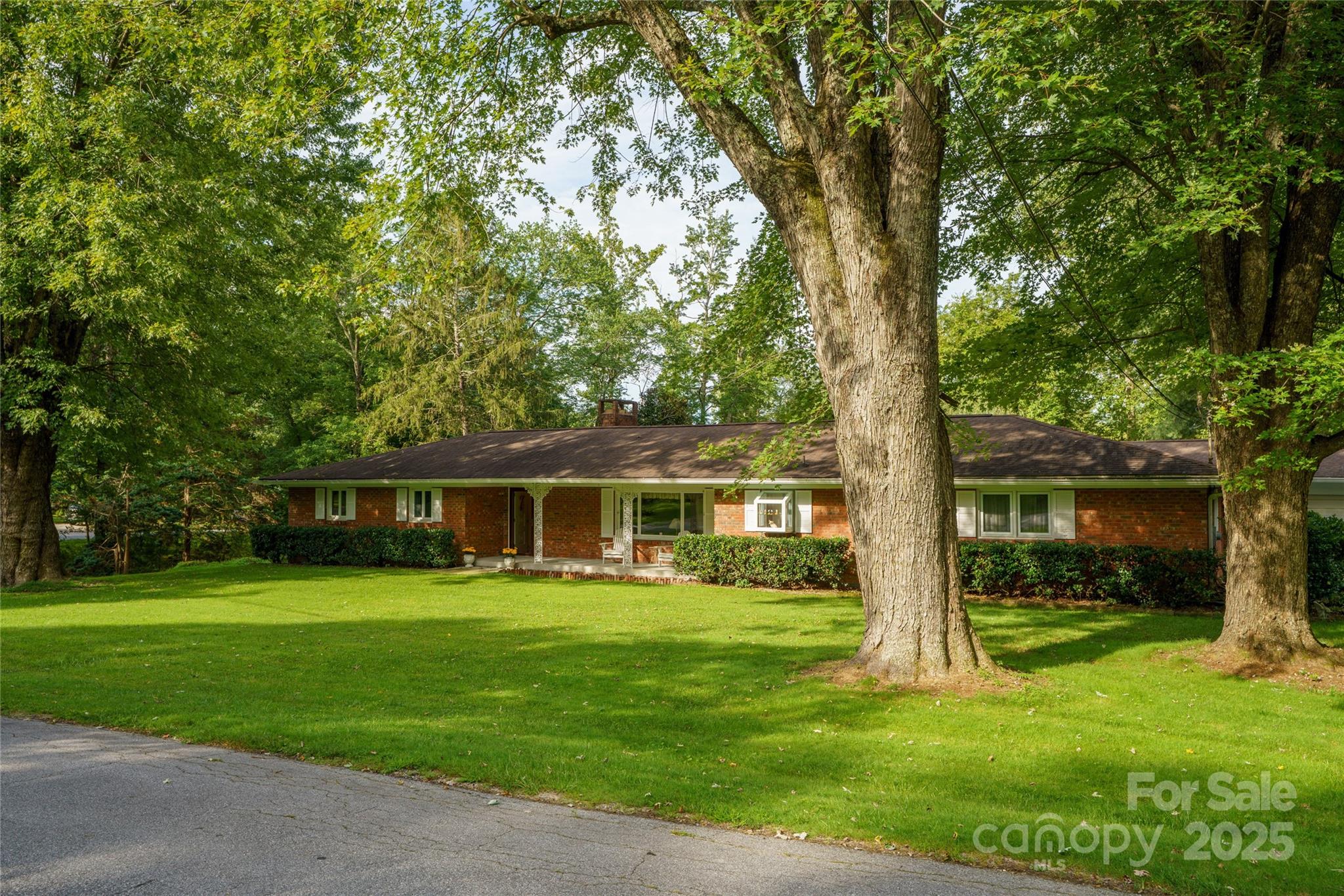 335 Lake Circle Drive Hendersonville NC 28792