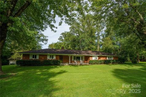 335 Lake Circle Drive Hendersonville NC 28792