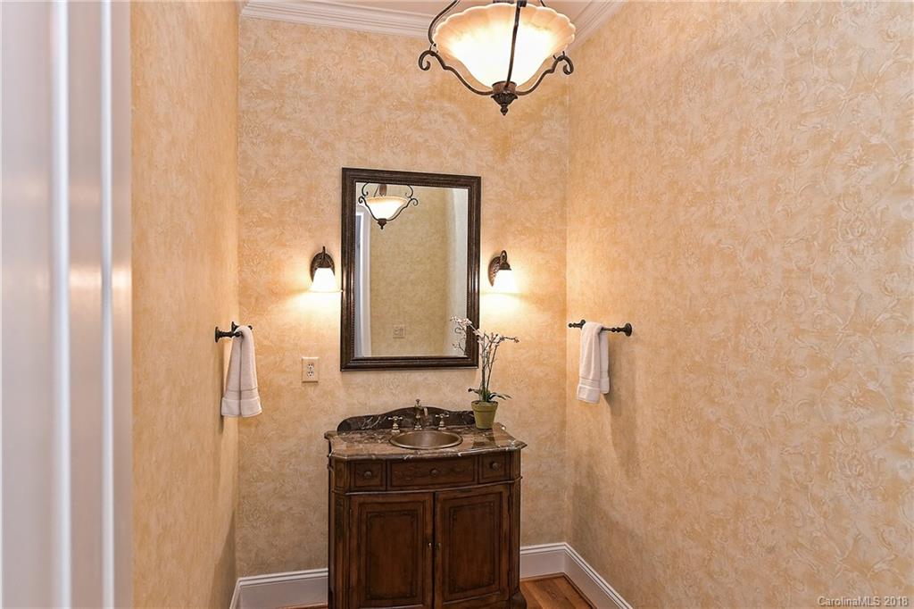 2021 Coniston Place Charlotte NC 28207