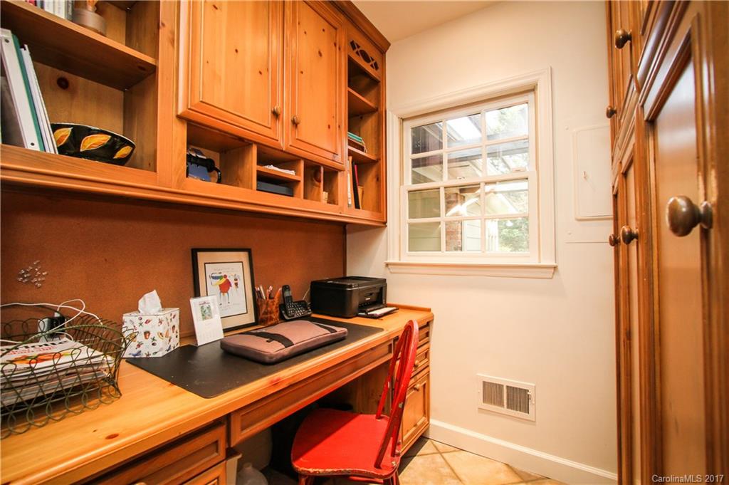 2407 Hobart Court Charlotte NC 28209