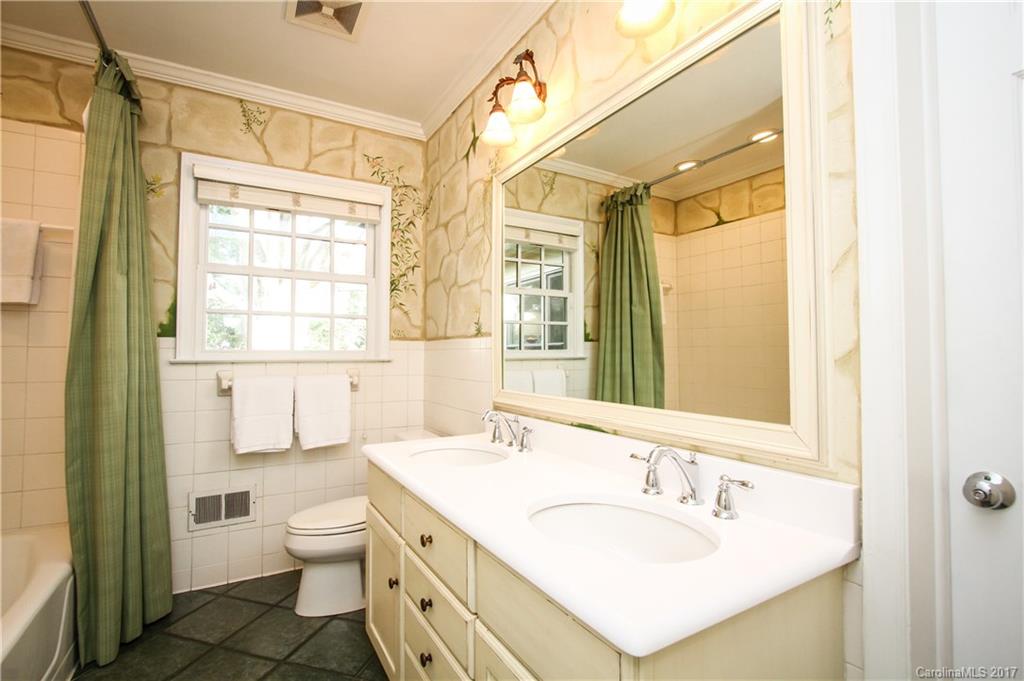 2407 Hobart Court Charlotte NC 28209
