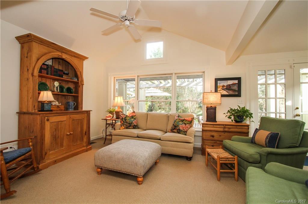 2407 Hobart Court Charlotte NC 28209