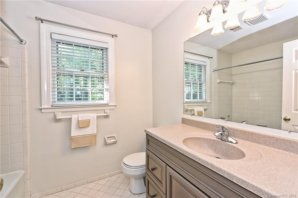 1108 Circlewood Drive Charlotte NC 28211