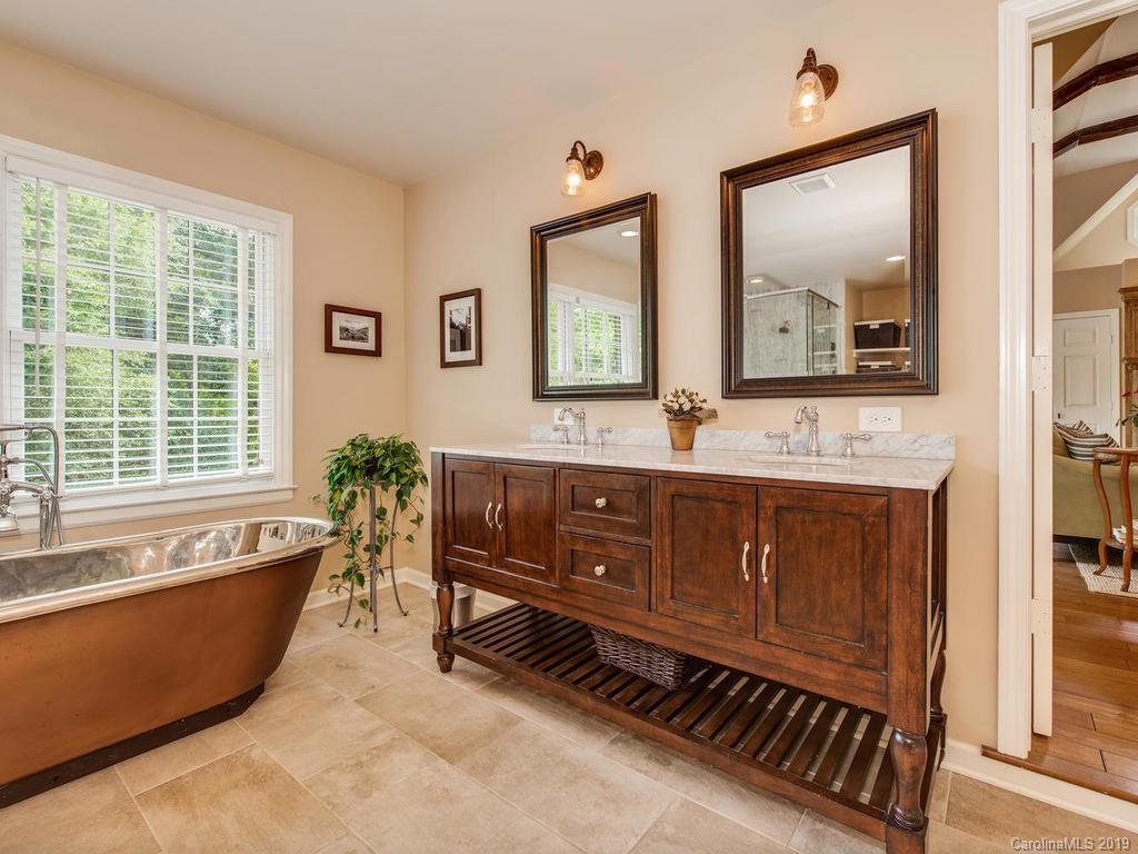 4701 Montibello Drive Charlotte NC 28226