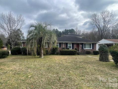 1529 W Market Street Cheraw SC 29520