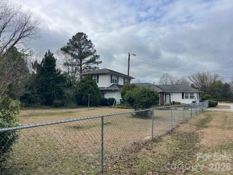 1529 W Market Street Cheraw SC 29520